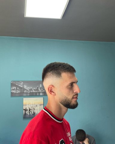 Punë e realizuar nga Frizer Qendrimi, pamja 23